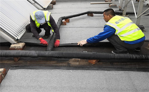 bb8e28801bc37759c3b57cfb3060c38d.jpg 屋面漏水根治的具體方案